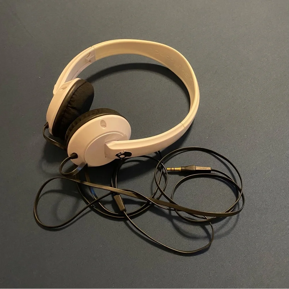 SkullCandy ☠️ Adjustable over the ear headphones - Picture 1 of 6
